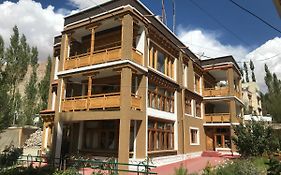 Sangto Green Guest House Leh 2*